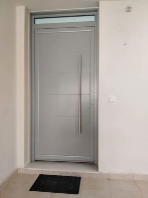 Brand New Spacious Studio 伊第亚 外观 照片